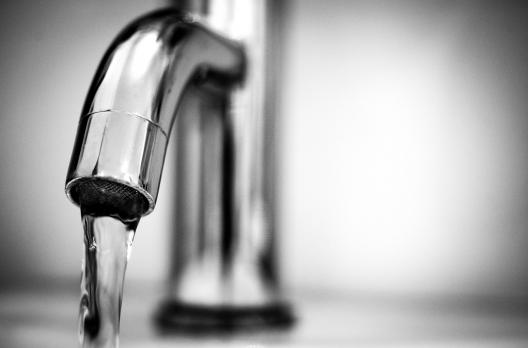 Монтаж фильтра для очистки воды под обычную мойку